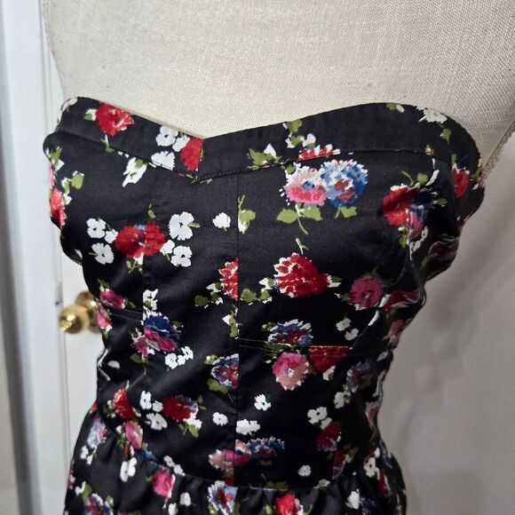 American Eagle Size L Strapless Black Floral Smocked blouse - Picture 8 of 12